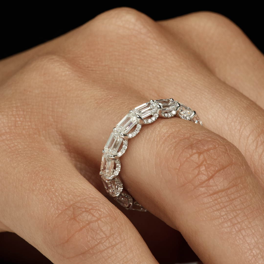 EMERALD ETERNITY RING