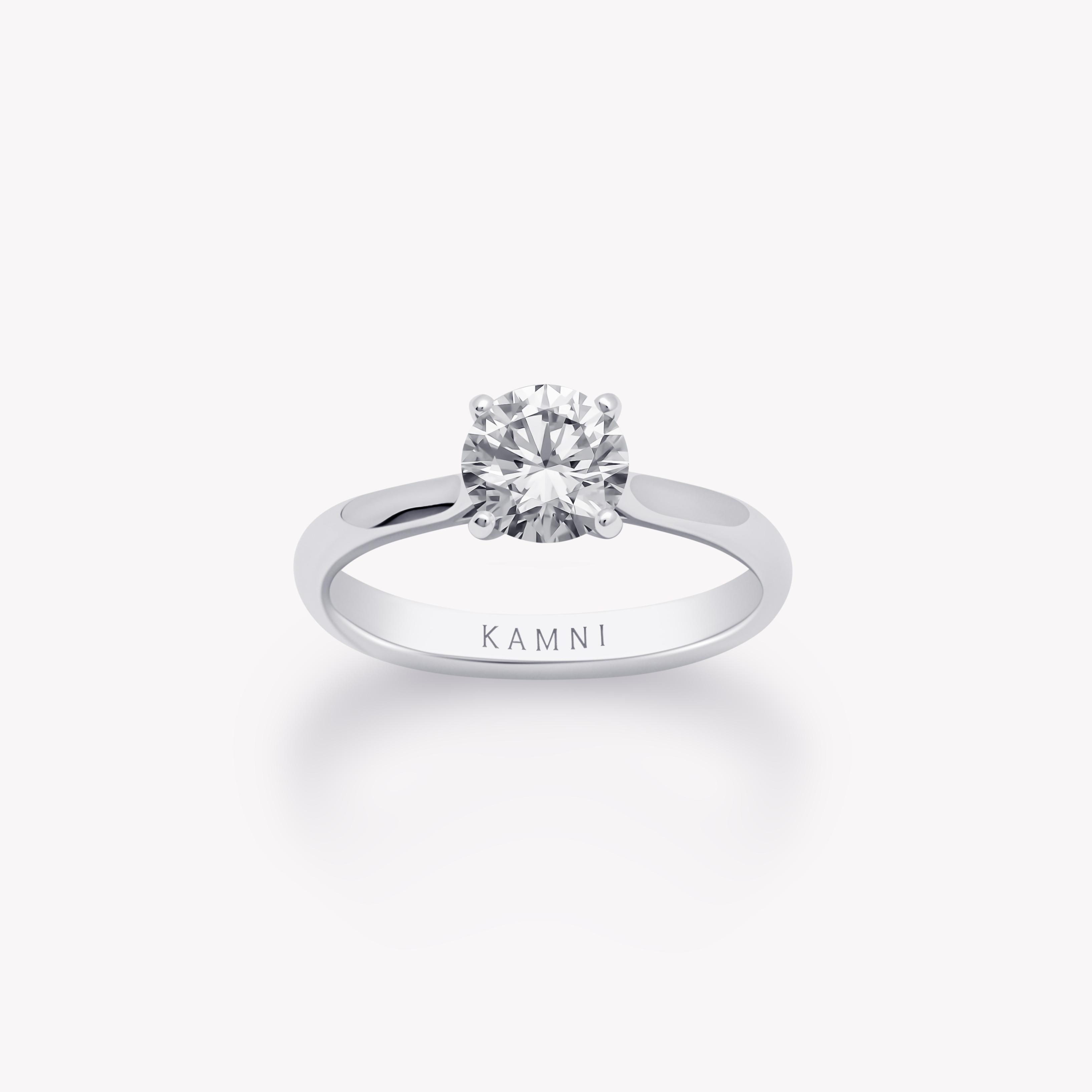 Round diamond engagement ring 