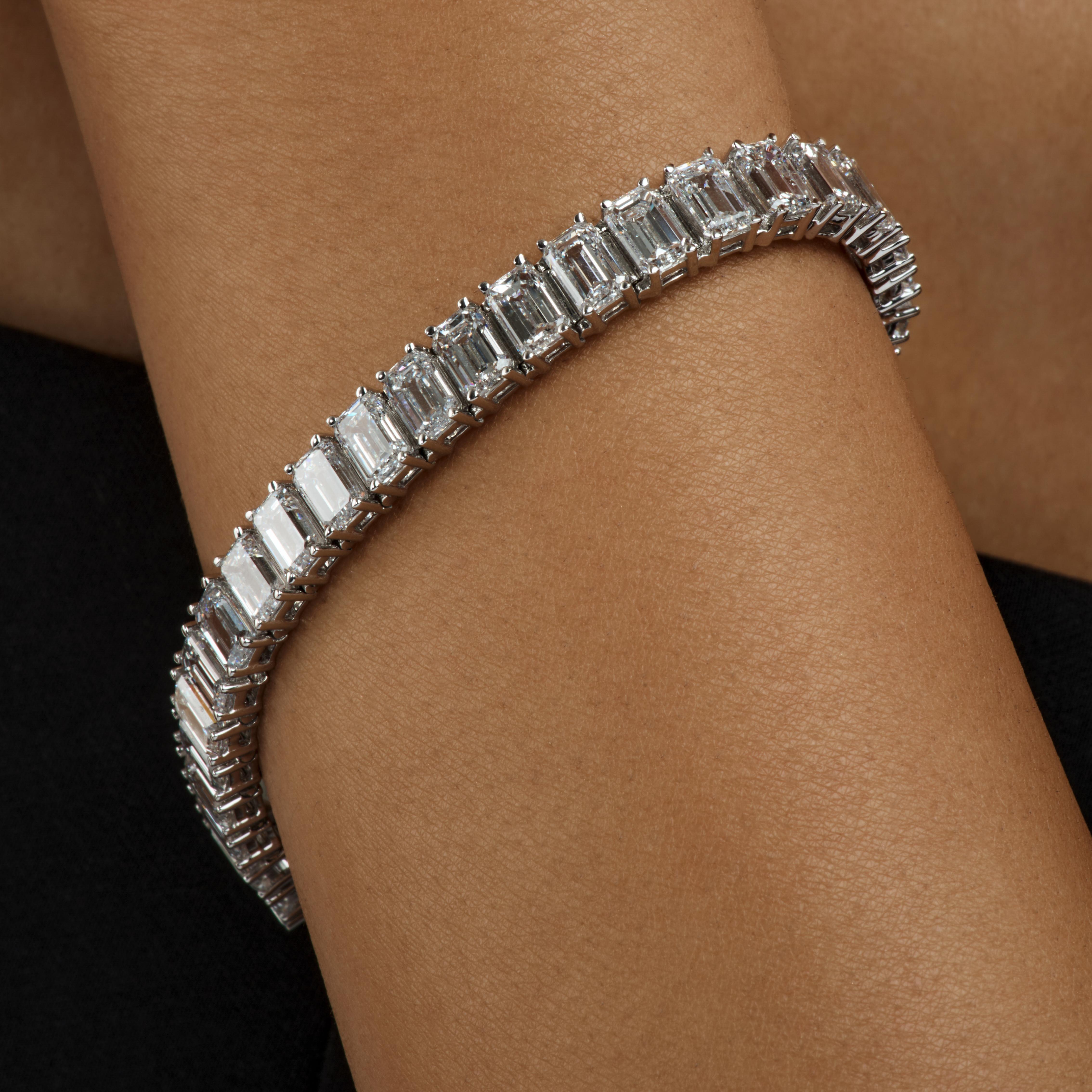 Emerald cut tennis bracelet 
