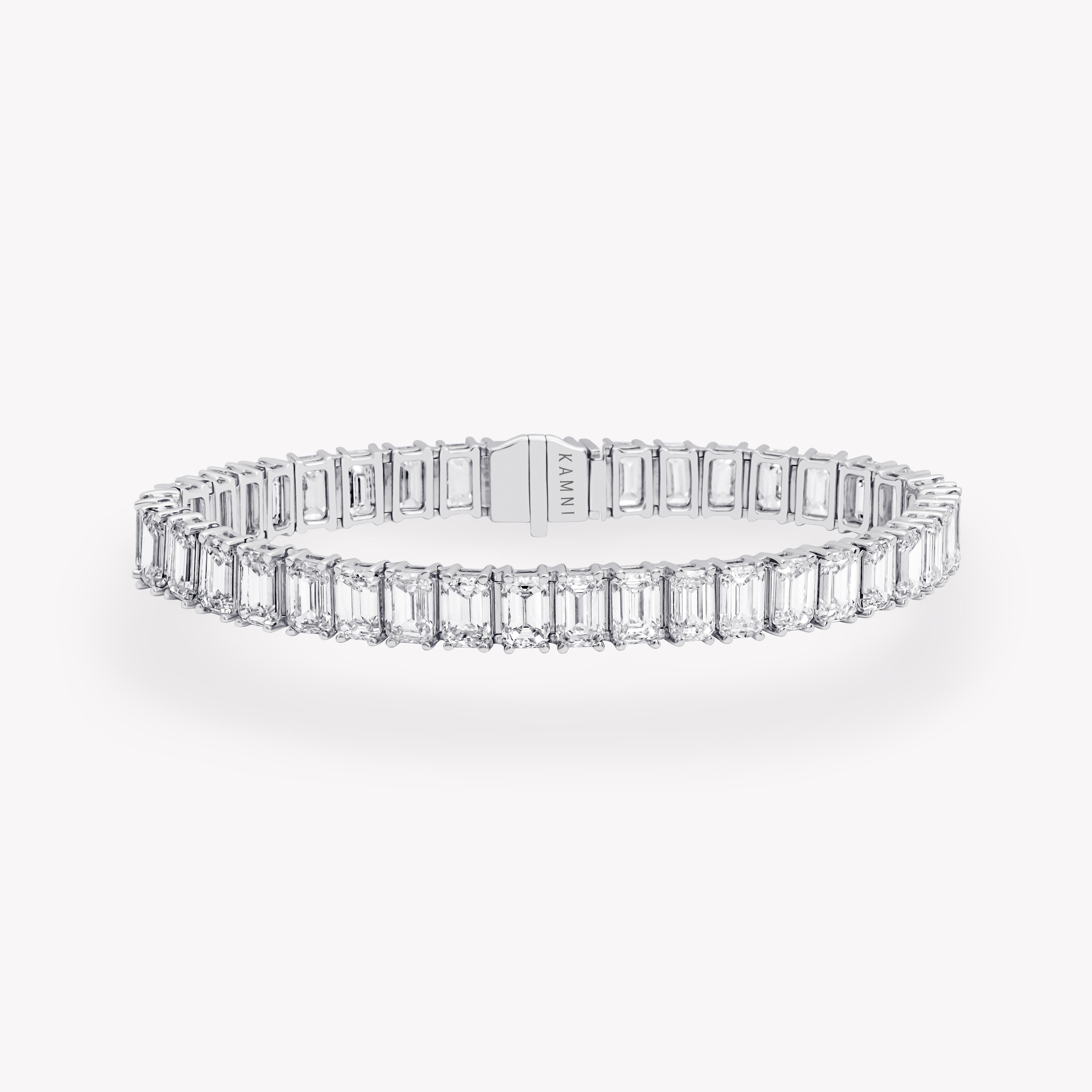Emerald cut tennis bracelet 