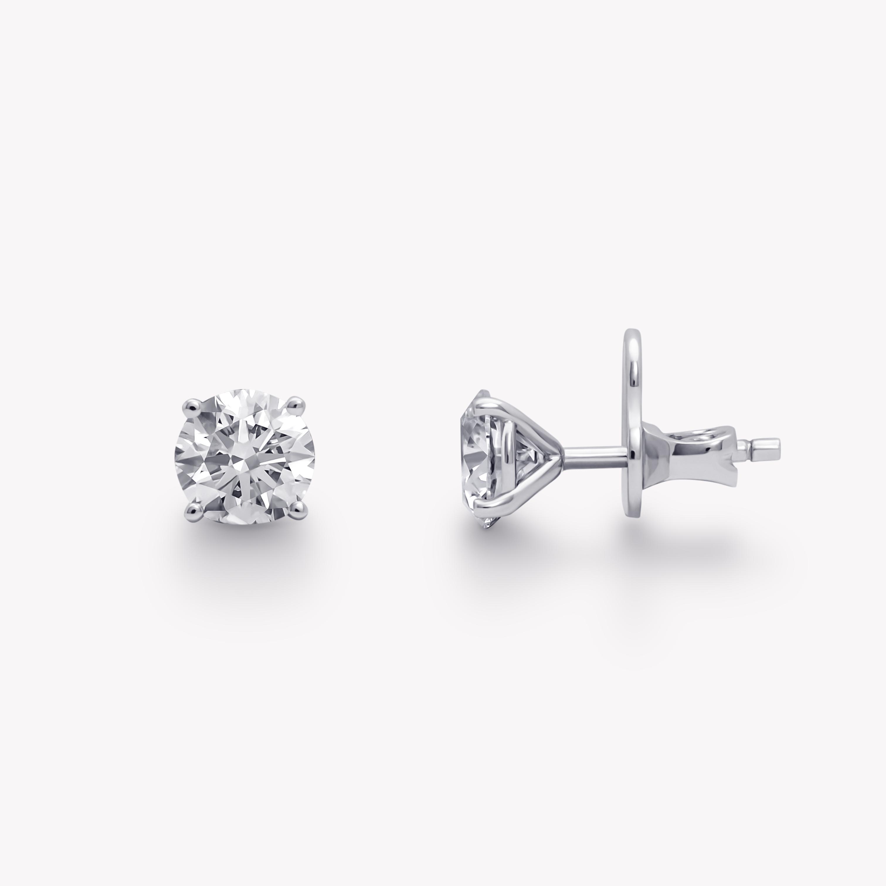 Round stud earrings 