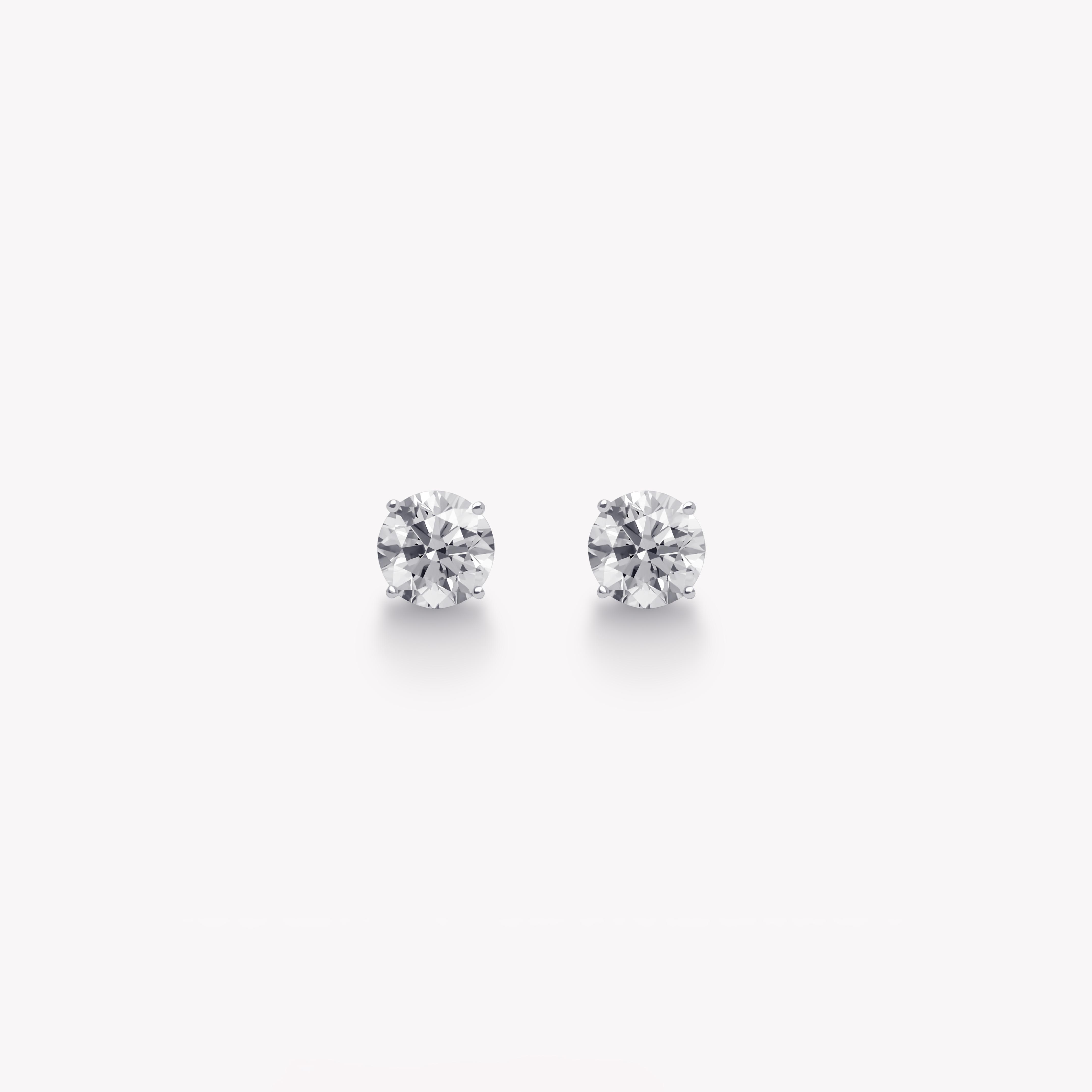 Round stud earrings