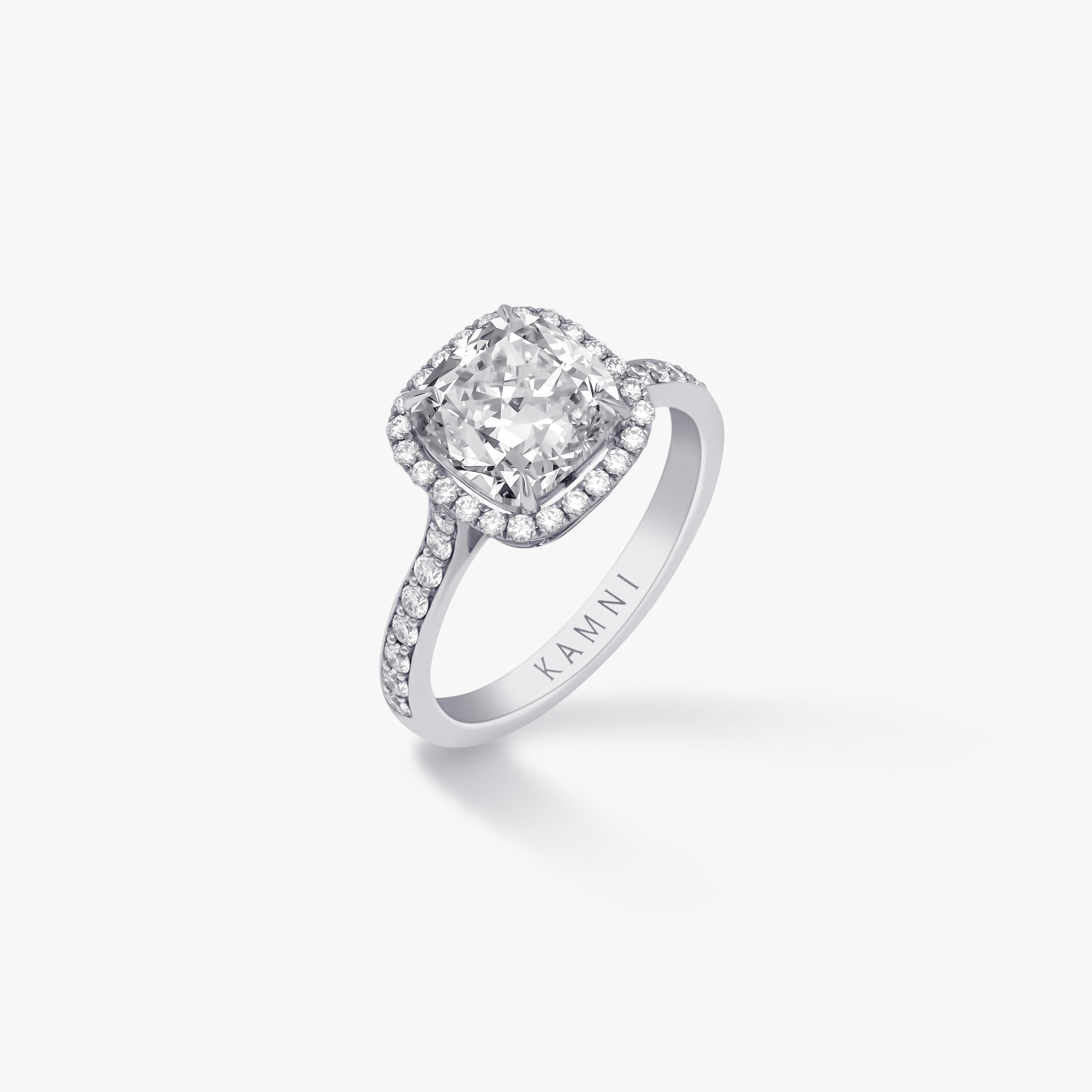 Cushion diamond halorring 