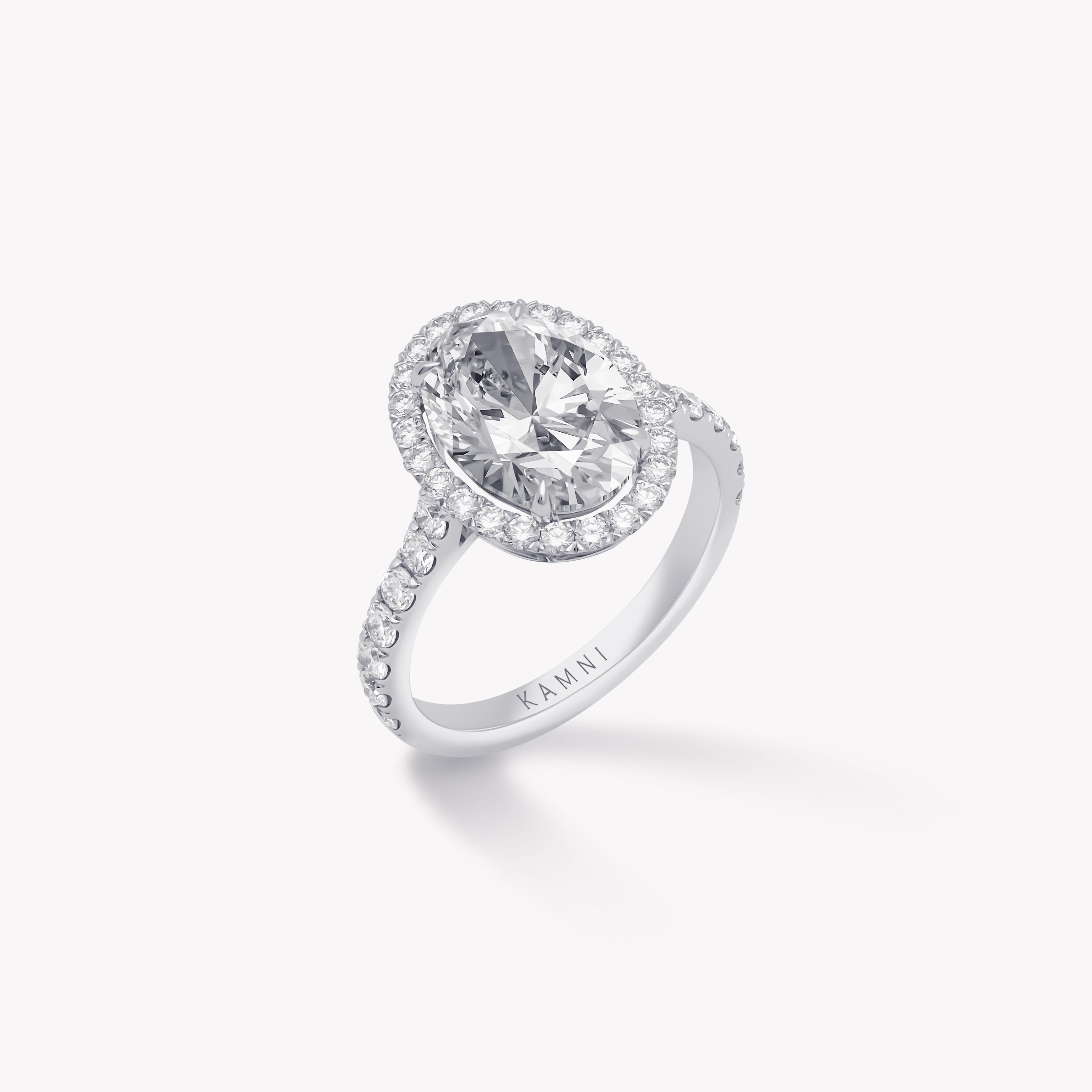 Oval halo ring 