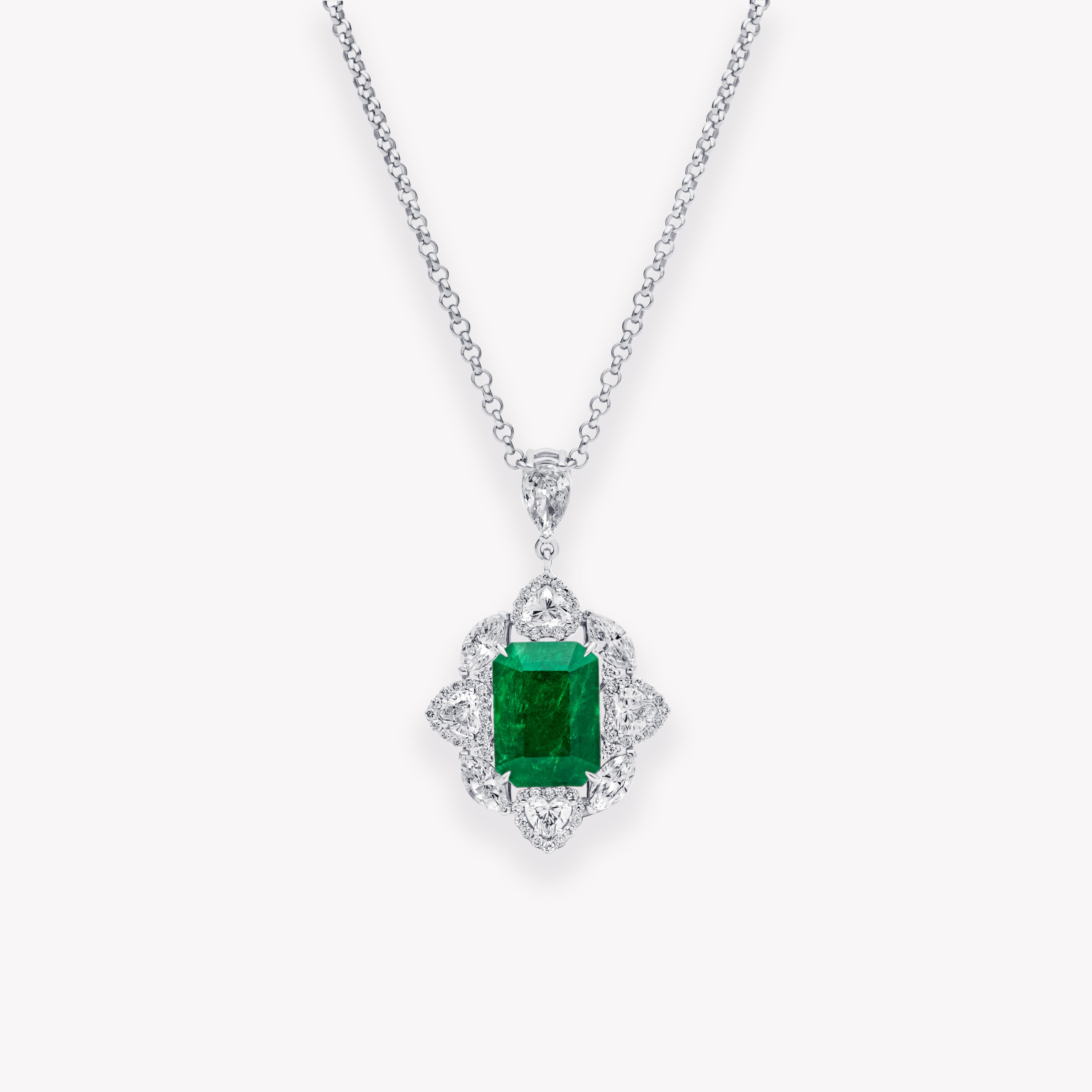 Emerald and diamond pendant 
