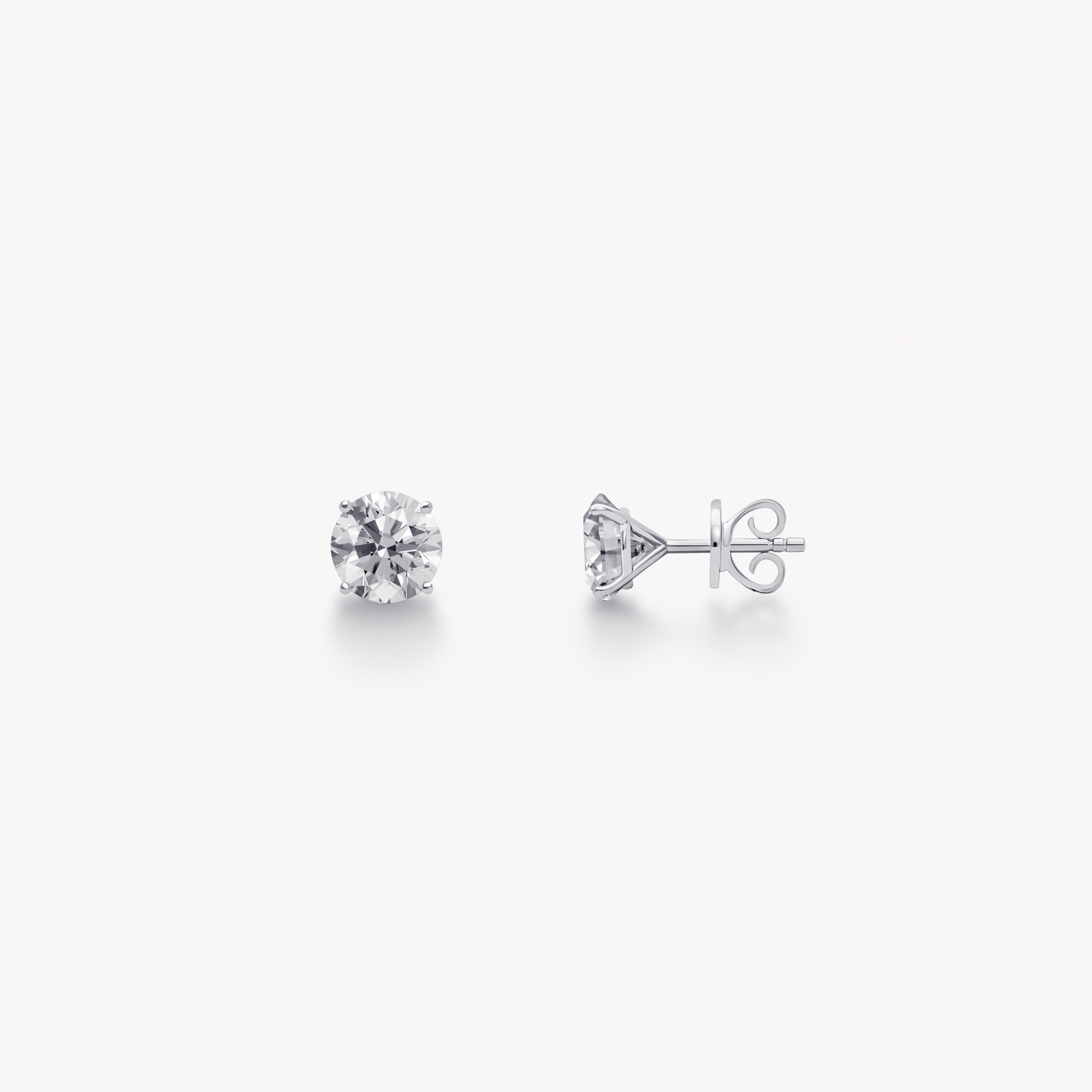 Round stud earrings