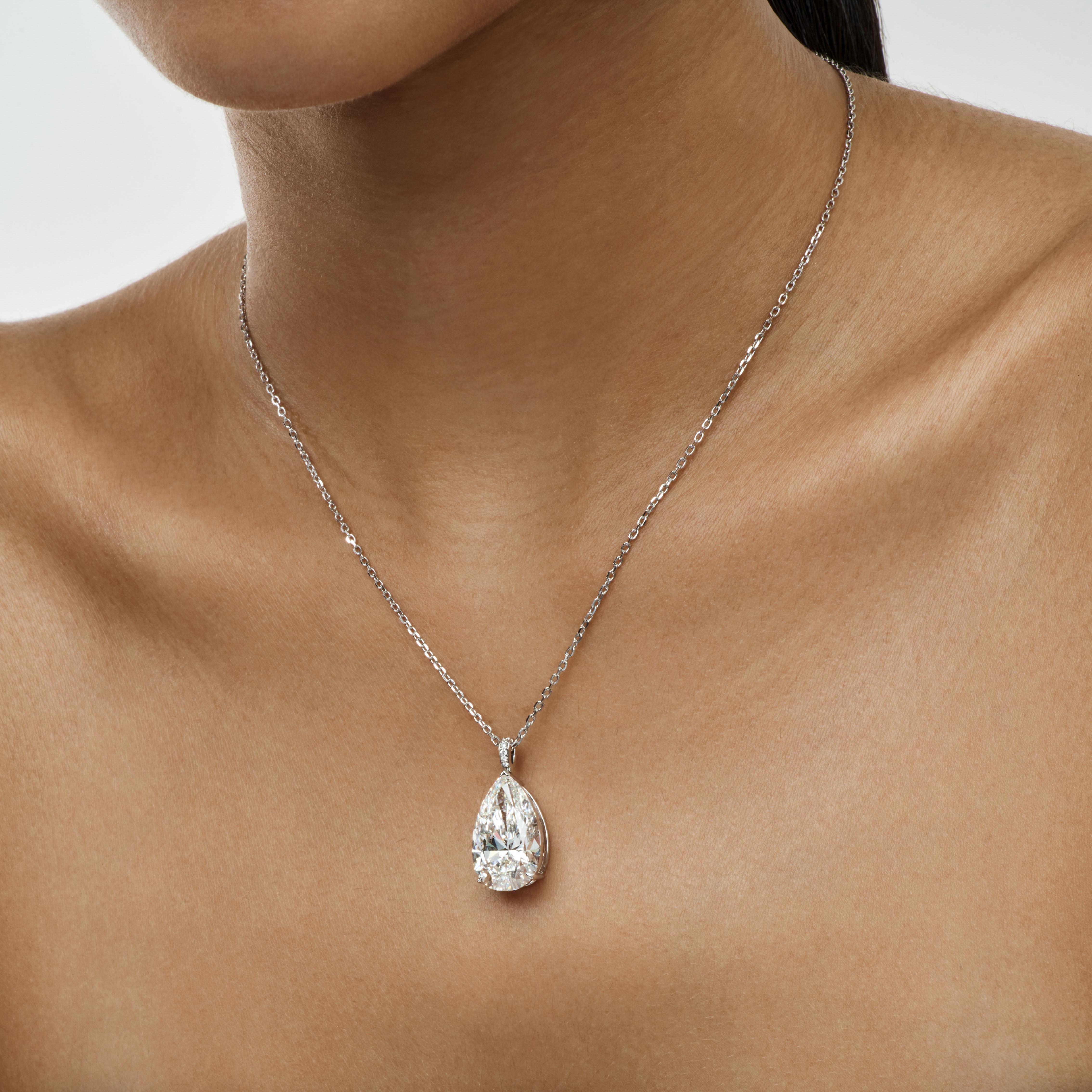 Pear Diamond Pendand