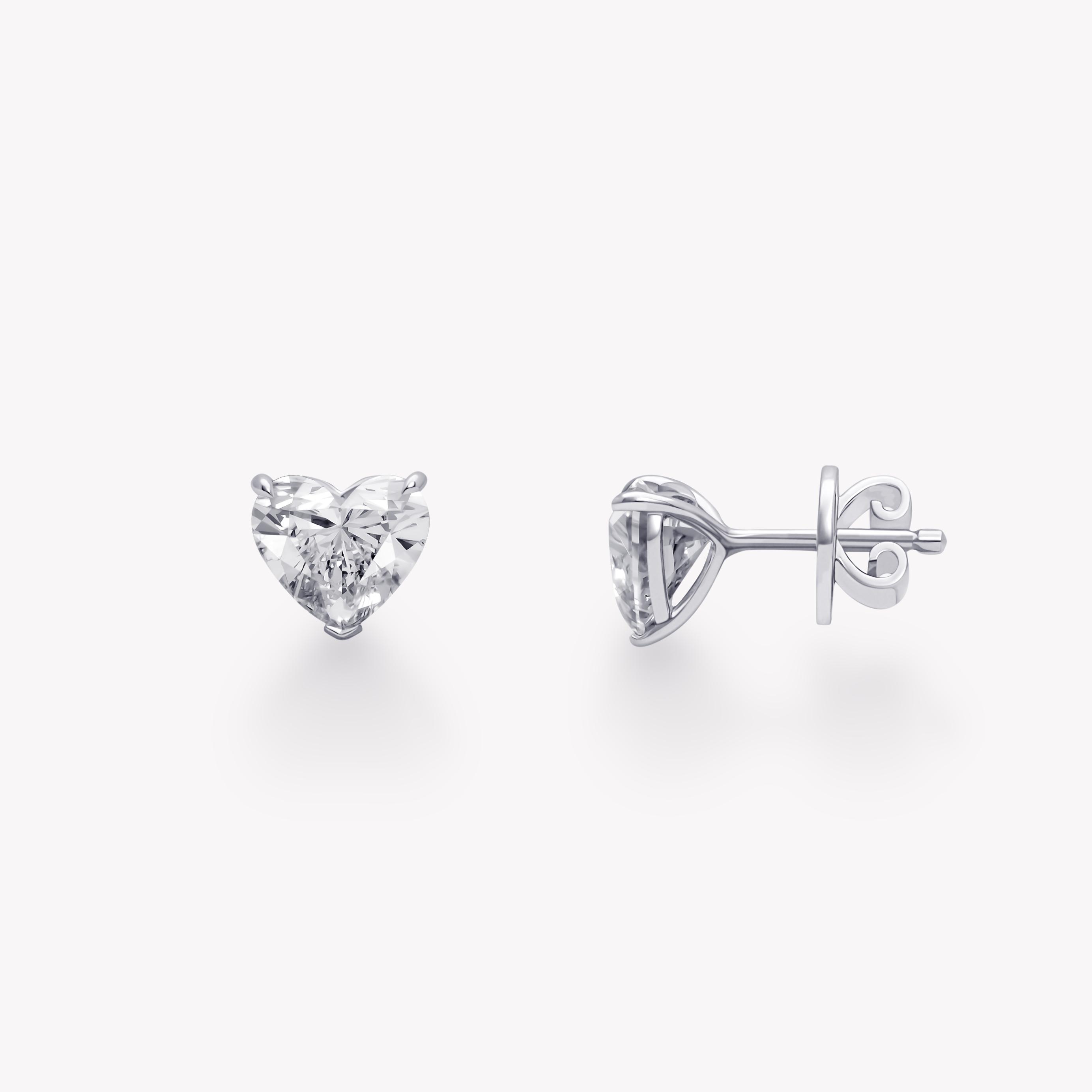 Heart stud earrings 