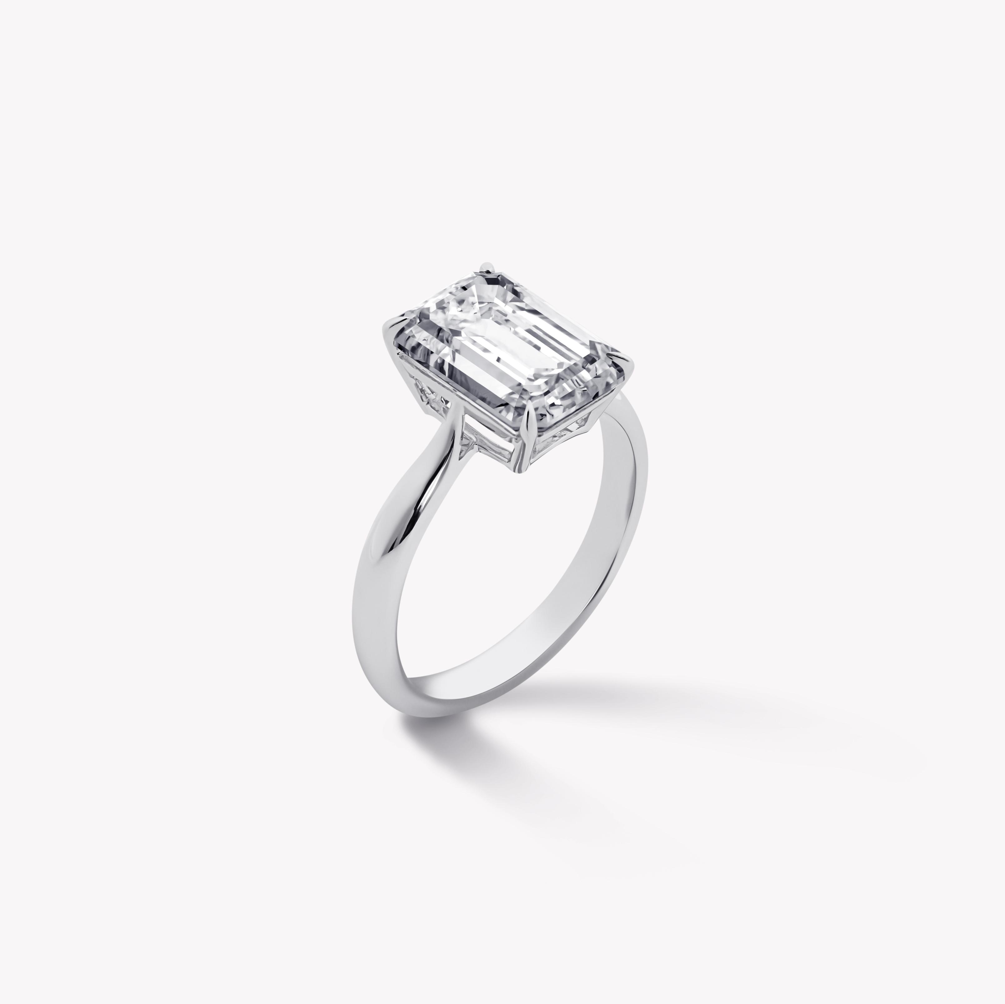Emerald diamond ring