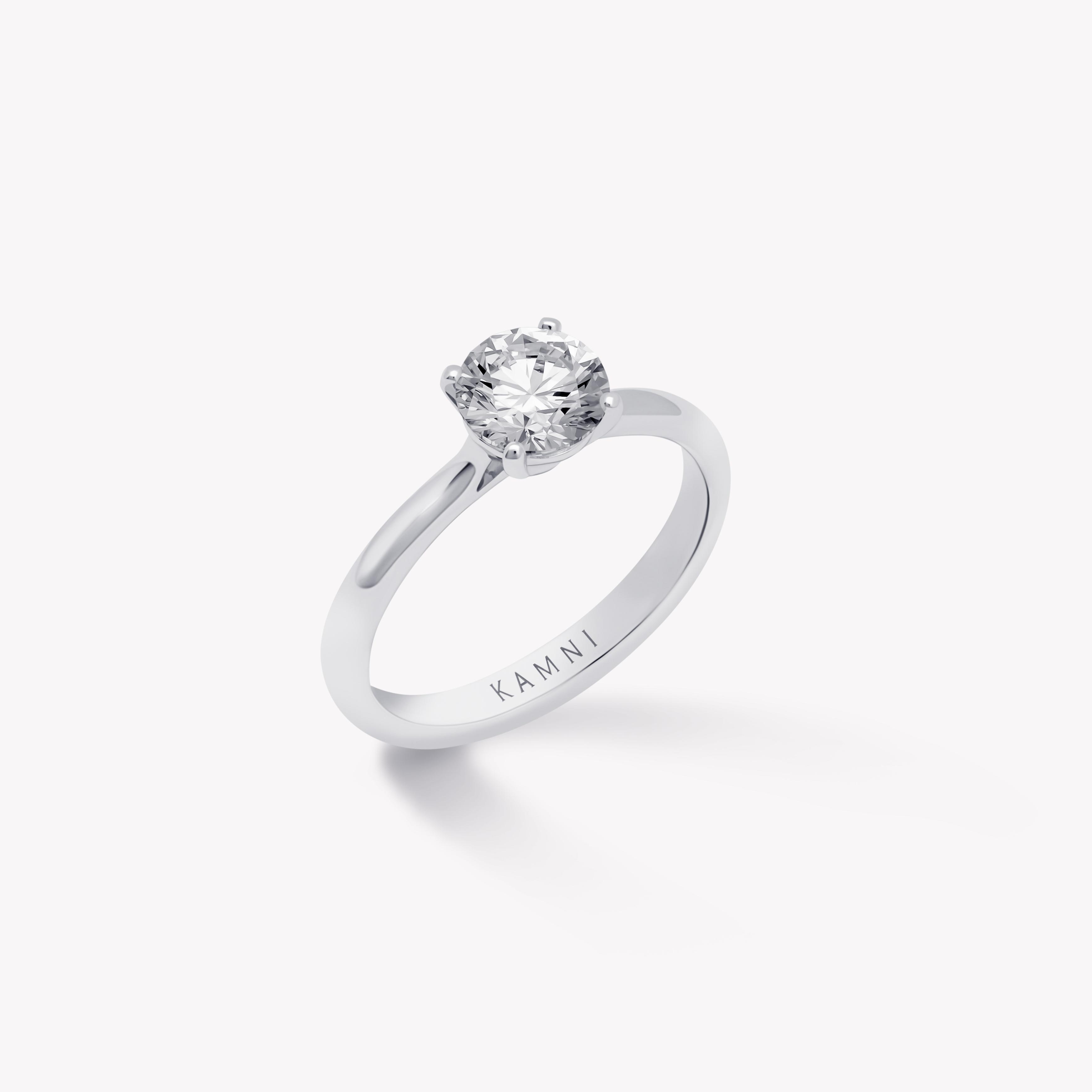Round diamond engagement ring 