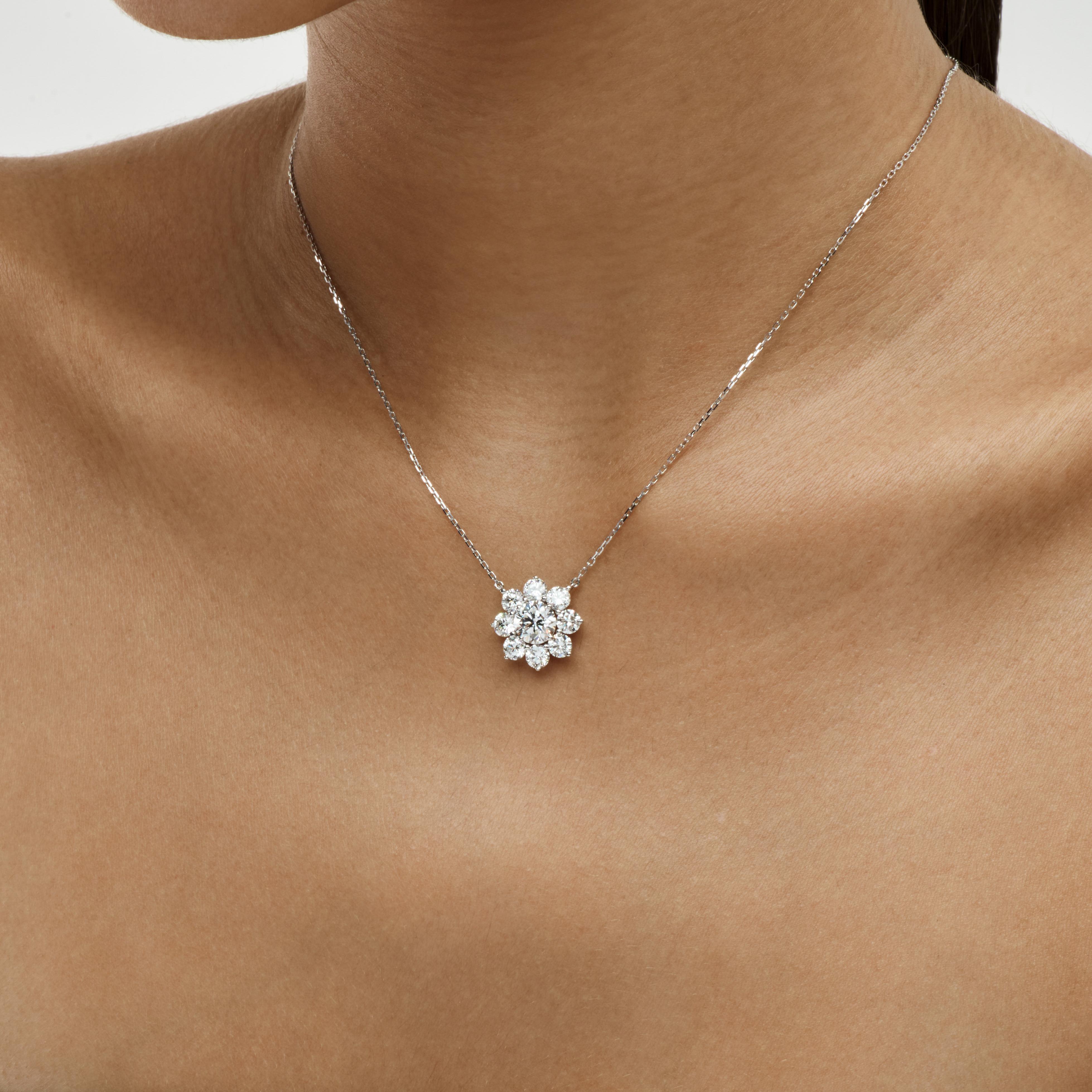 Flower diamond pendant